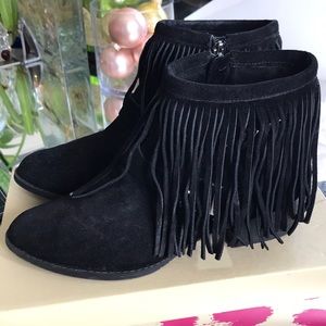 Suede shingle bootie by BCBG 🎯